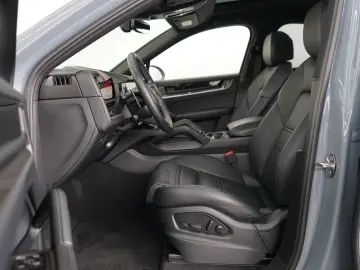 PORSCHE Cayenne Coupe E-Hybrid MY25 P-Display Massage
