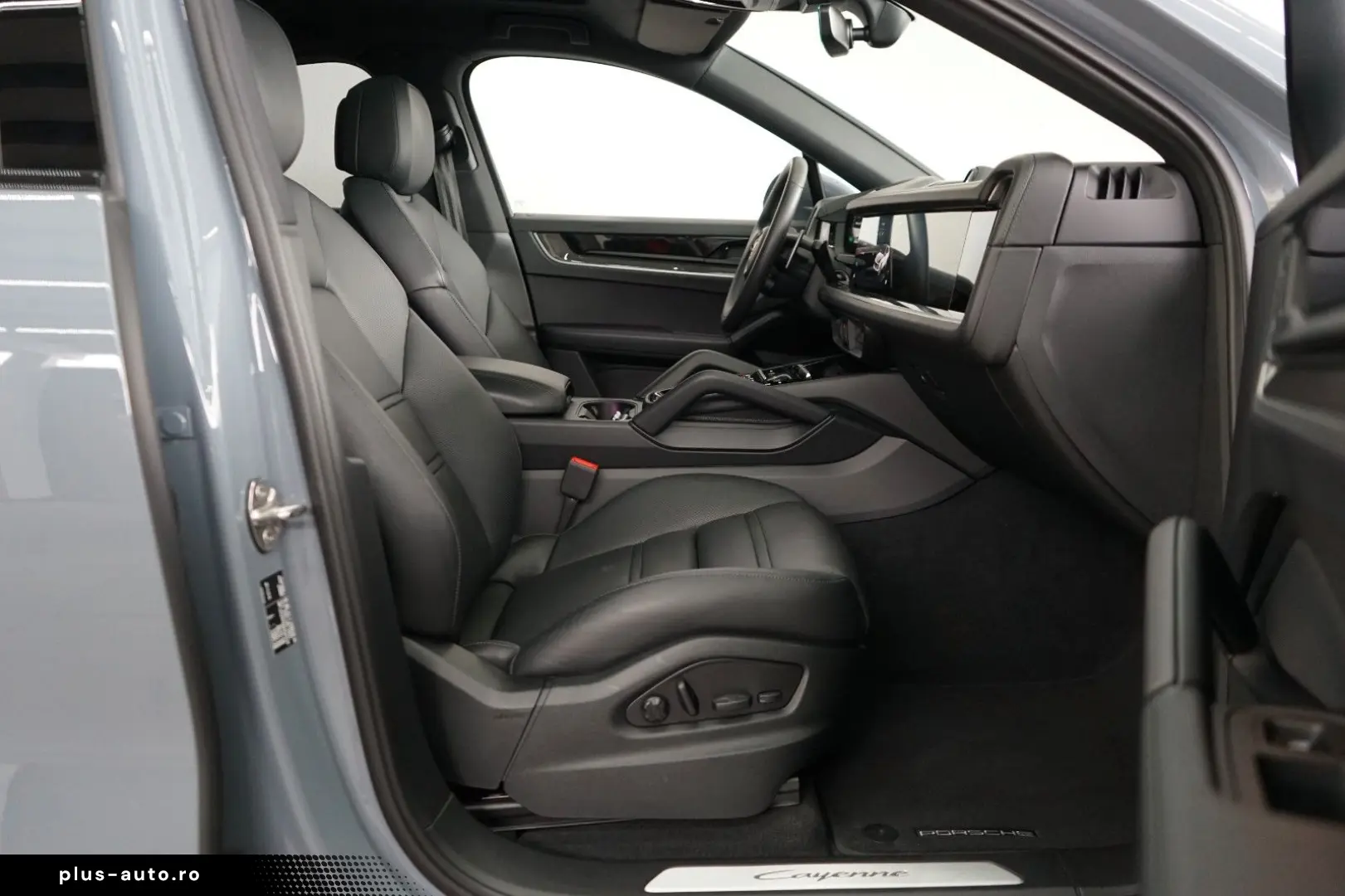 PORSCHE Cayenne Coupe E-Hybrid MY25 P-Display Massage