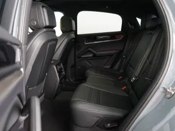 PORSCHE Cayenne Coupe E-Hybrid MY25 P-Display Massage