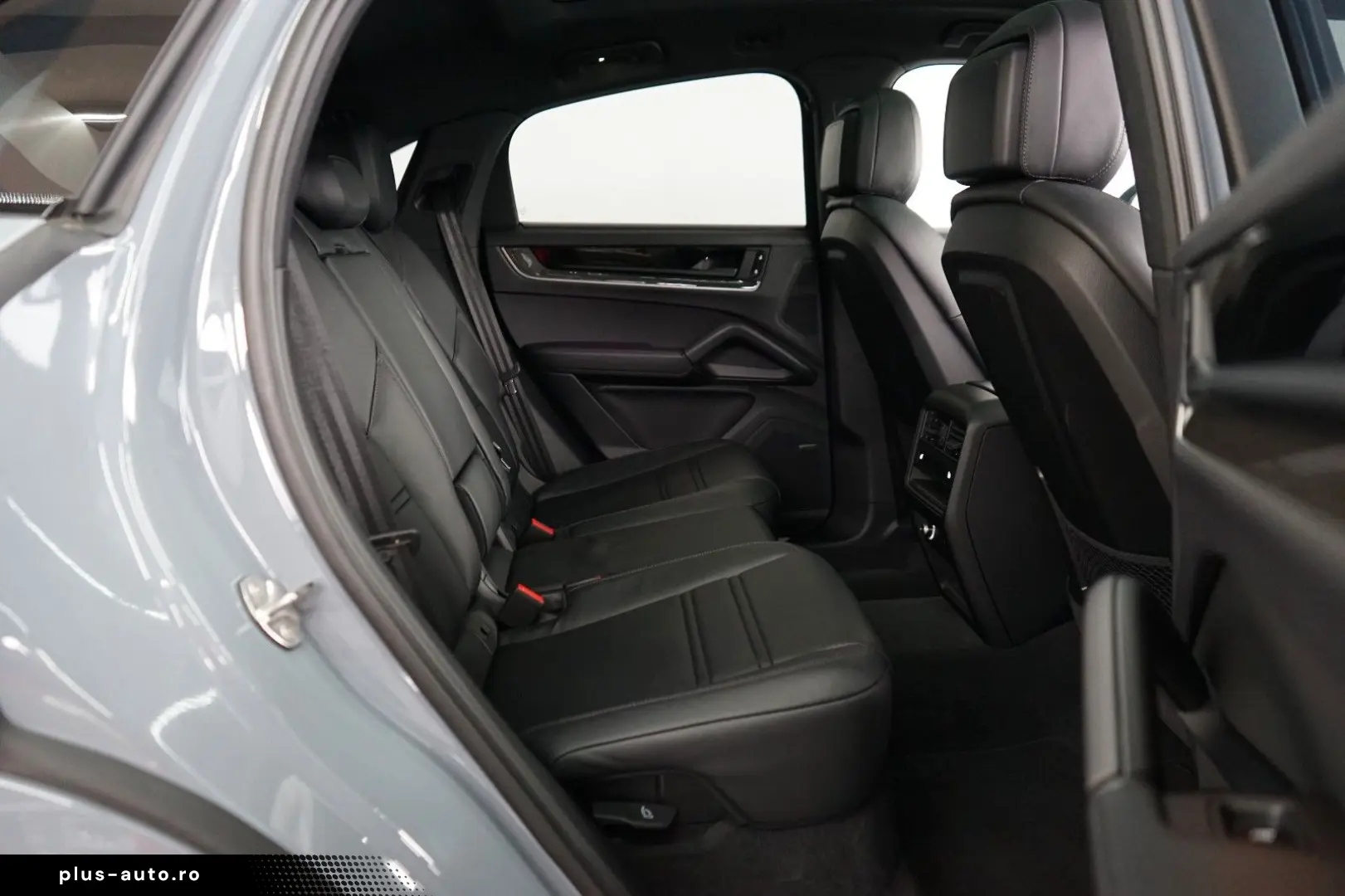 PORSCHE Cayenne Coupe E-Hybrid MY25 P-Display Massage