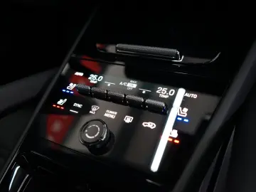 PORSCHE Cayenne Coupe E-Hybrid MY25 P-Display Massage