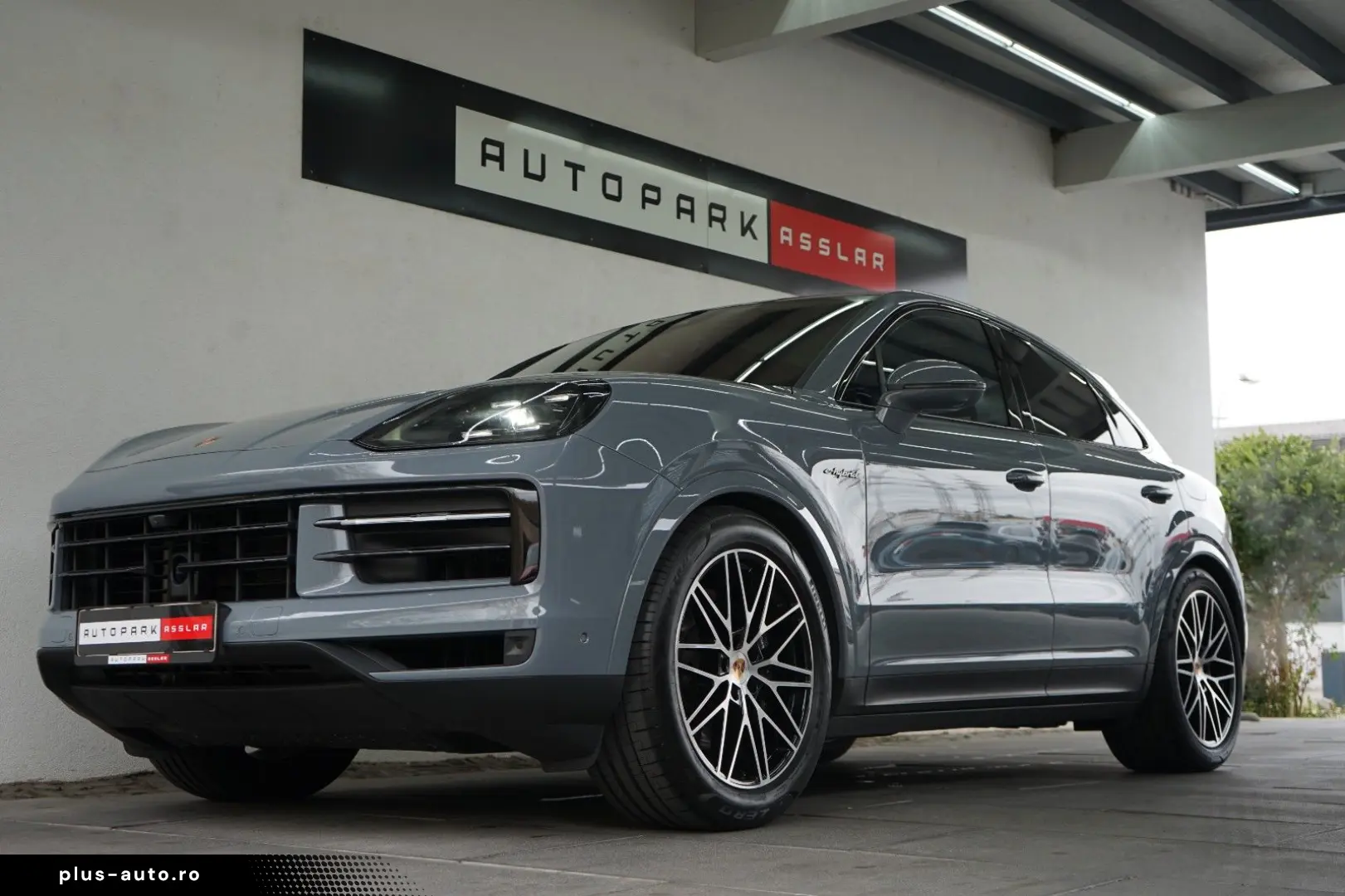 PORSCHE Cayenne Coupe E-Hybrid MY25 P-Display Massage