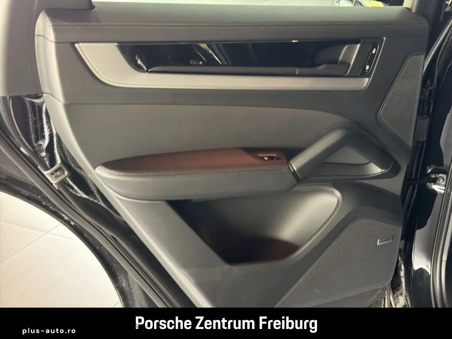 PORSCHE Cayenne E-Hybrid Coupe HA-Lenkung InnoDrive BOSE