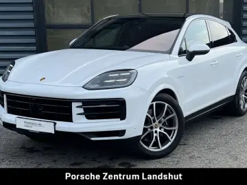 PORSCHE Cayenne E-Hybrid Coupe   Hinterachslenkung
