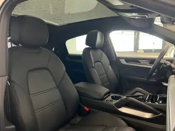 PORSCHE Cayenne E-Hybrid Coupe   Hinterachslenkung