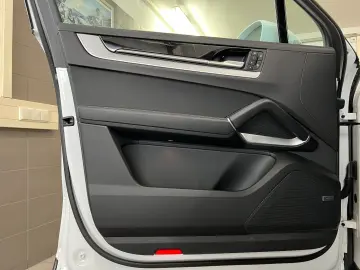 PORSCHE Cayenne E-Hybrid Coupe   Hinterachslenkung