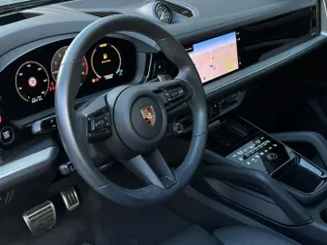 PORSCHE Cayenne S E-Hybrid Coupé BOSE SHZ V H Sitzbel.