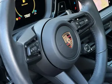 PORSCHE Cayenne S E-Hybrid Coupé BOSE SHZ V H Sitzbel.