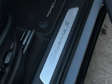 PORSCHE Cayenne S E-Hybrid Coupé BOSE SHZ V H Sitzbel.