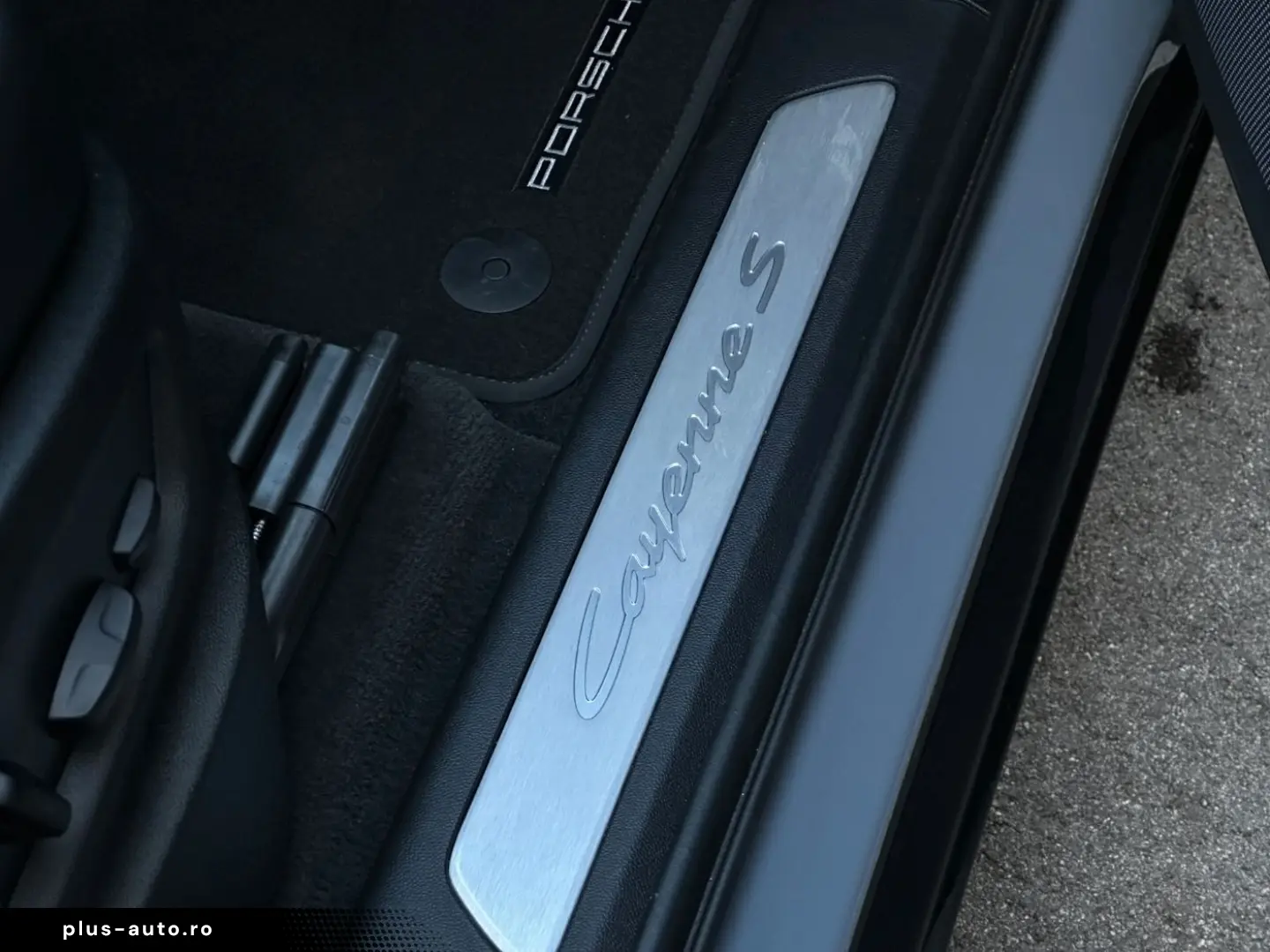 PORSCHE Cayenne S E-Hybrid Coupé BOSE SHZ V H Sitzbel.