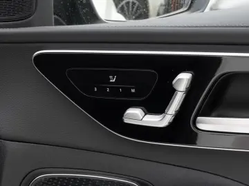 MERCEDES-BENZ C 180 AMG LED Pano AHK 360 Memory Totw…