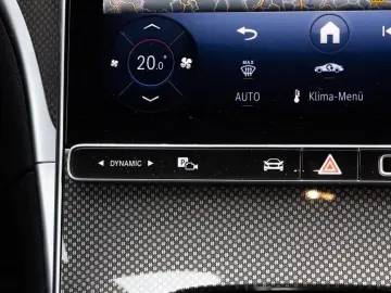 MERCEDES-BENZ C 180 AMG LED Pano AHK 360 Memory Totw…