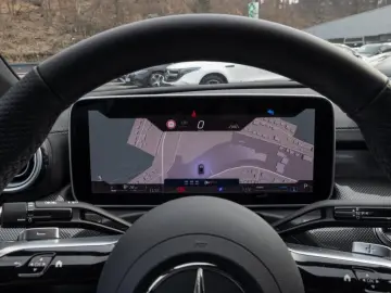 MERCEDES-BENZ C 180 AMG LED Pano AHK 360 Memory Totw…