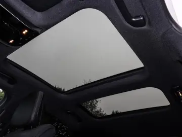 MERCEDES-BENZ C 180 AMG LED Pano AHK 360 Memory Totw…