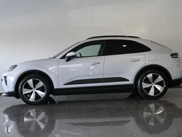 PORSCHE Macan Electric 100 kWh
