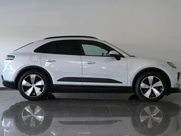 PORSCHE Macan Electric 100 kWh