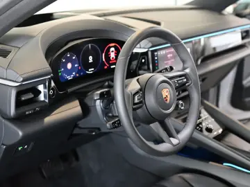 PORSCHE Macan Electric 100 kWh