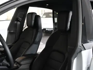 PORSCHE Macan Electric 100 kWh