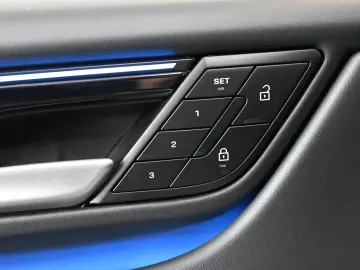 PORSCHE Macan Electric 100 kWh