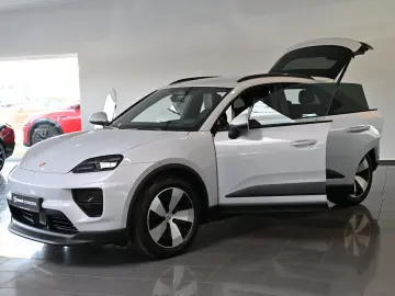 PORSCHE Macan Electric 100 kWh