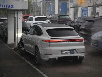 PORSCHE E-Hybrid Coupé SPORTDESIGN-PAKET-INNO-BOSE-22 T