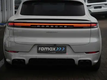 PORSCHE E-Hybrid Coupé SPORTDESIGN-PAKET-INNO-BOSE-22 T