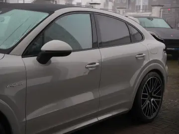 PORSCHE E-Hybrid Coupé SPORTDESIGN-PAKET-INNO-BOSE-22 T