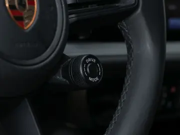 PORSCHE Cayenne S E-Hybrid Coupe HA-Lenkung InnoDrive