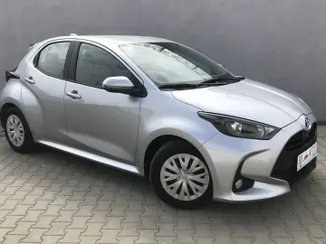 TOYOTA YARIS ACTIVE