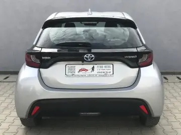 TOYOTA YARIS ACTIVE