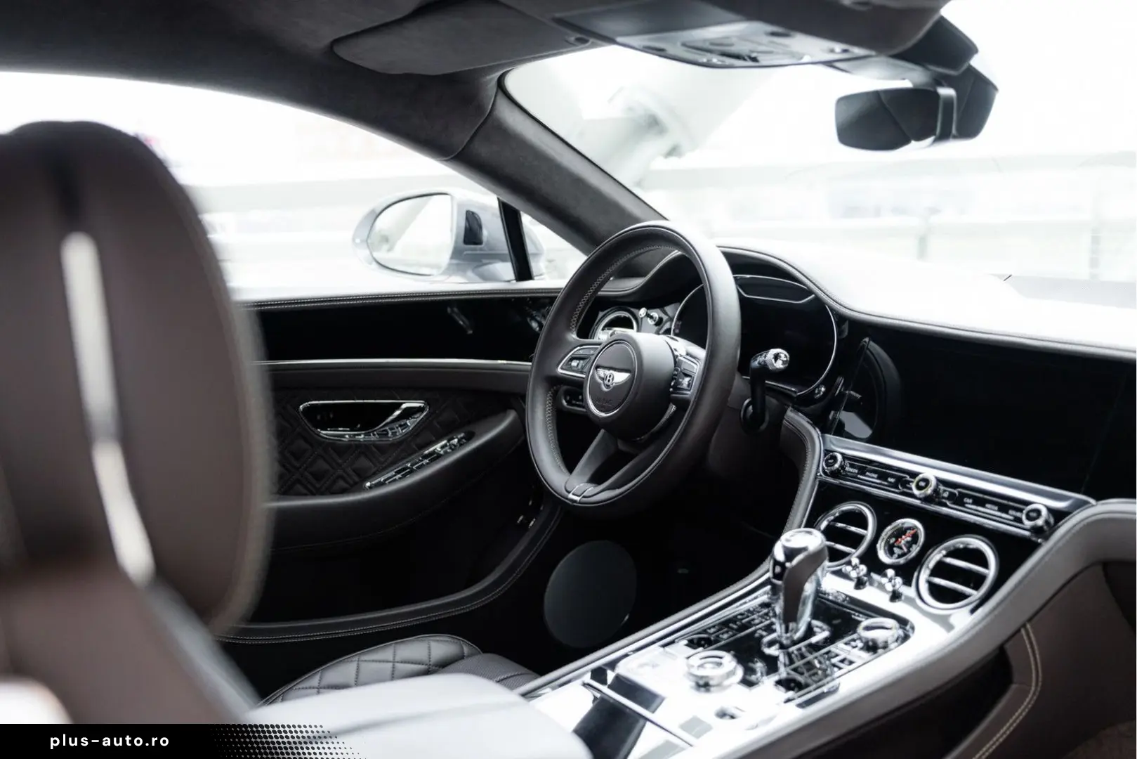 BENTLEY Continental GT V8   Rotating display   Mulliner