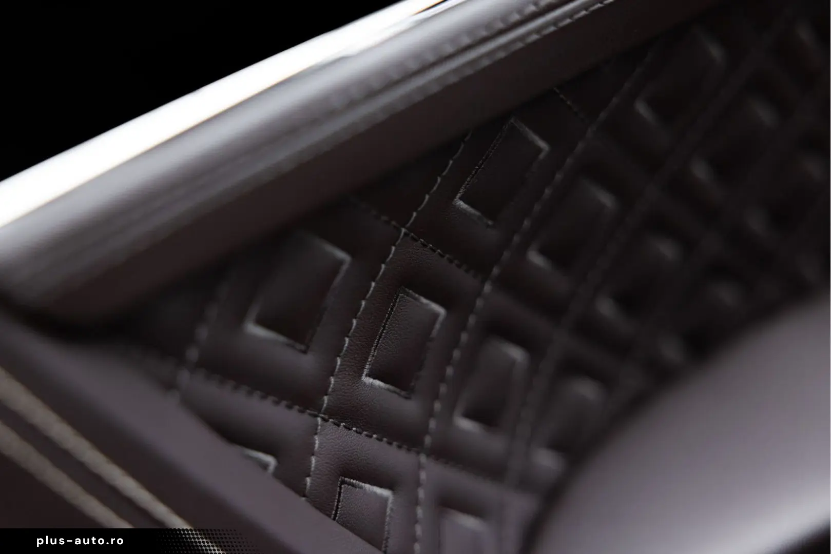 BENTLEY Continental GT V8   Rotating display   Mulliner