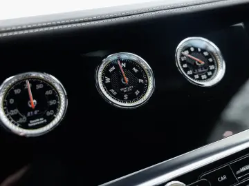 BENTLEY Continental GT V8   Rotating display   Mulliner