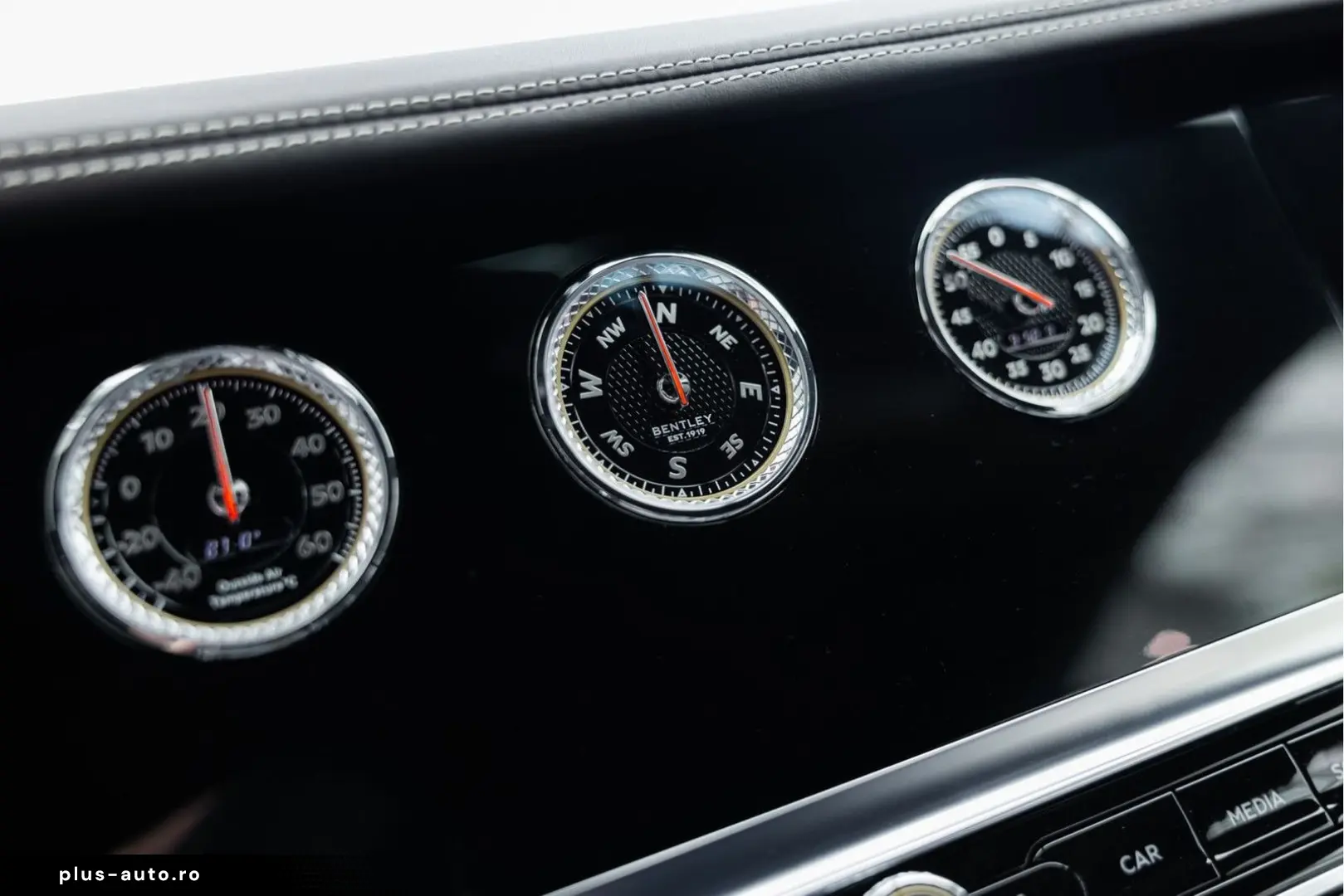 BENTLEY Continental GT V8   Rotating display   Mulliner