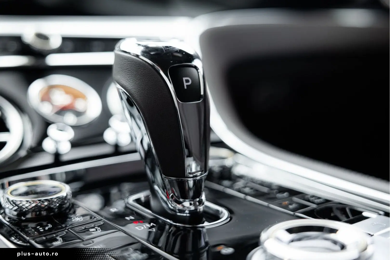 BENTLEY Continental GT V8   Rotating display   Mulliner