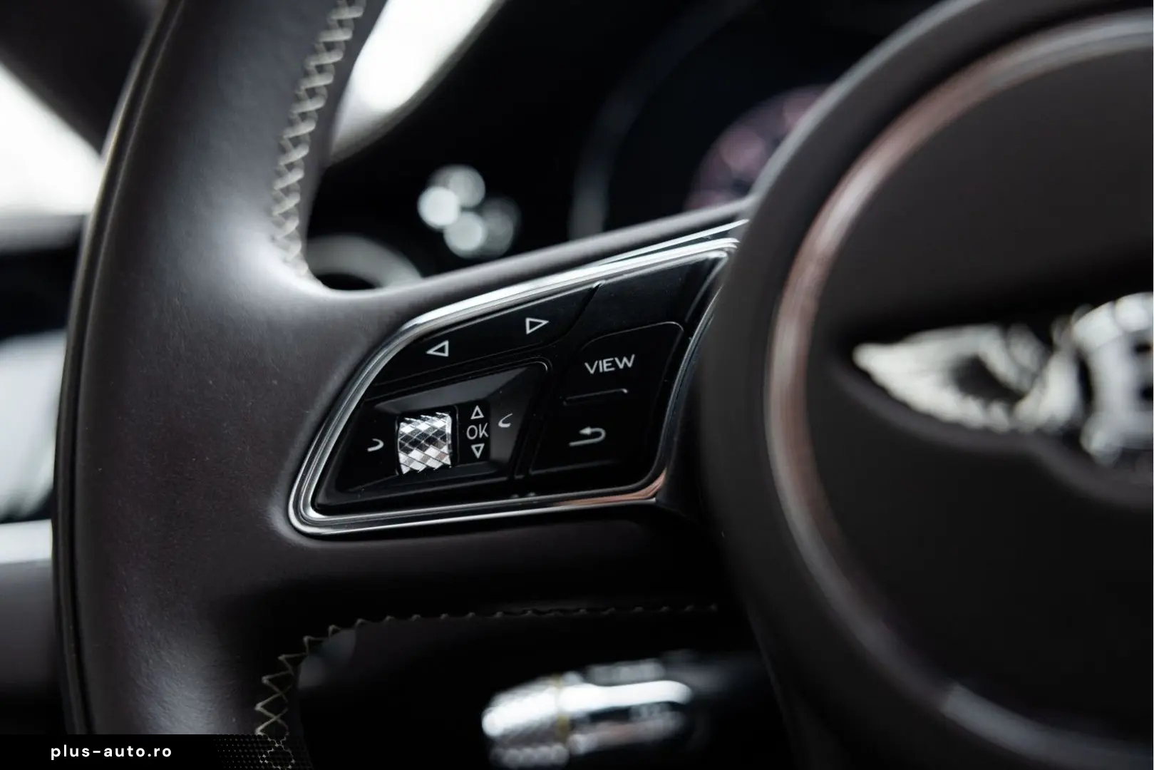 BENTLEY Continental GT V8   Rotating display   Mulliner