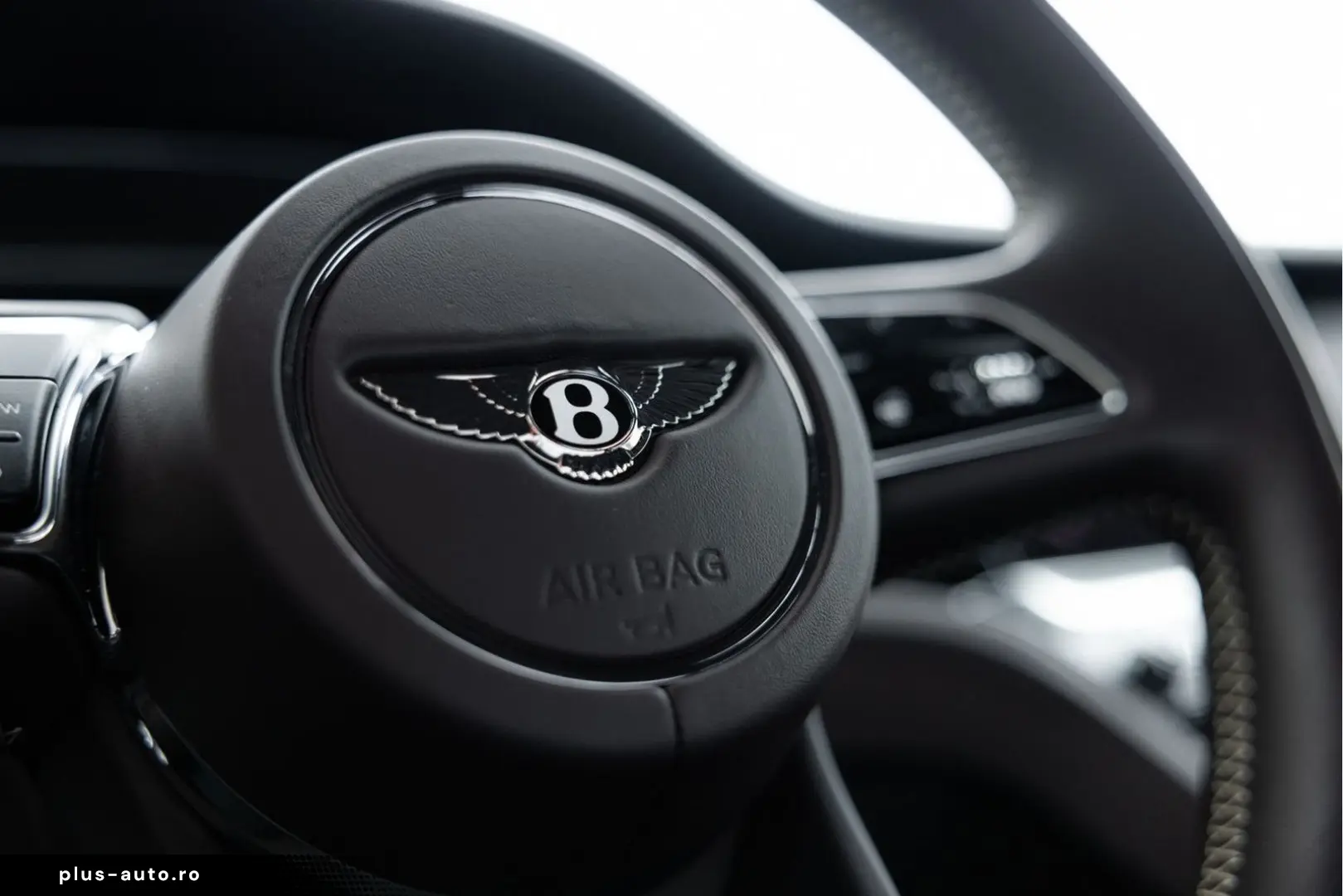 BENTLEY Continental GT V8   Rotating display   Mulliner