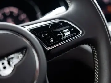 BENTLEY Continental GT V8   Rotating display   Mulliner