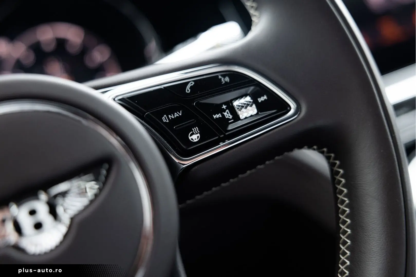 BENTLEY Continental GT V8   Rotating display   Mulliner