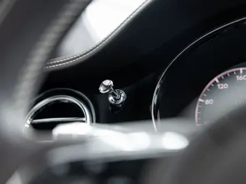 BENTLEY Continental GT V8   Rotating display   Mulliner