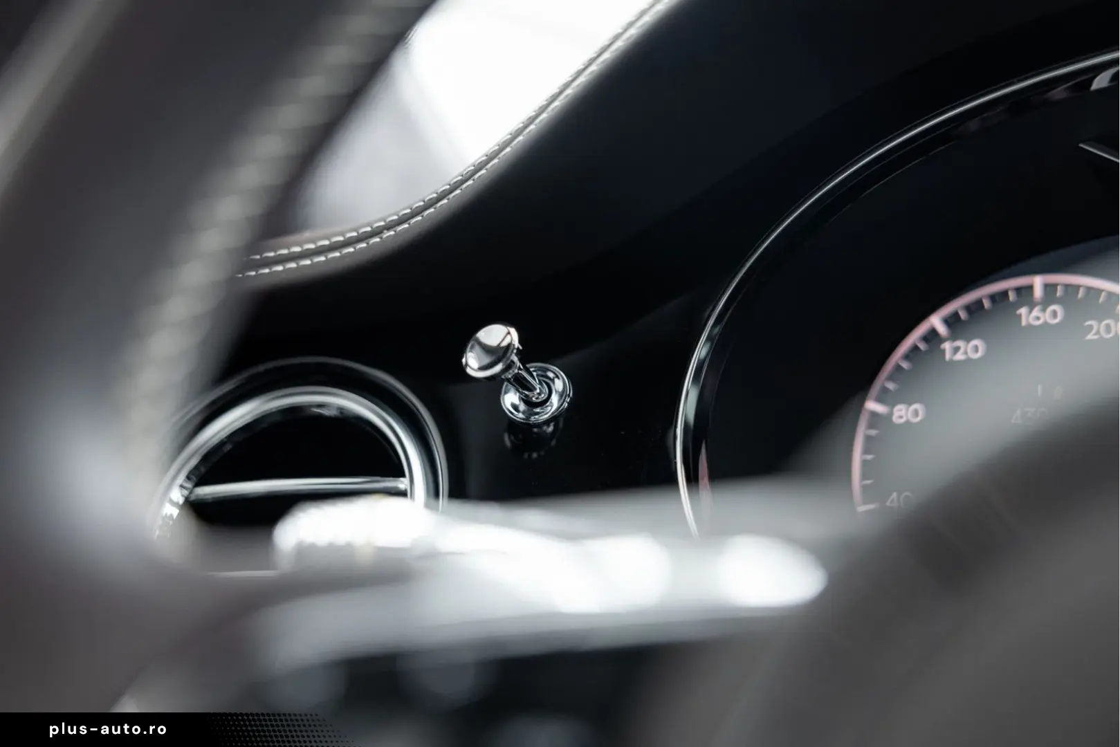 BENTLEY Continental GT V8   Rotating display   Mulliner