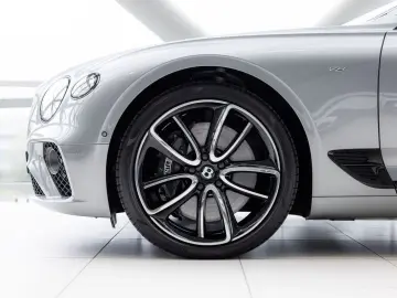 BENTLEY Continental GT V8   Rotating display   Mulliner