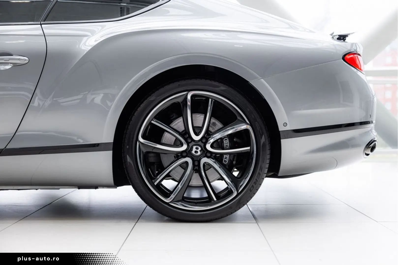 BENTLEY Continental GT V8   Rotating display   Mulliner