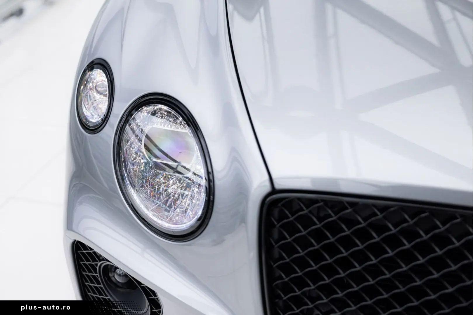 BENTLEY Continental GT V8   Rotating display   Mulliner