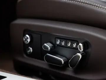 BENTLEY Continental GT V8   Rotating display   Mulliner