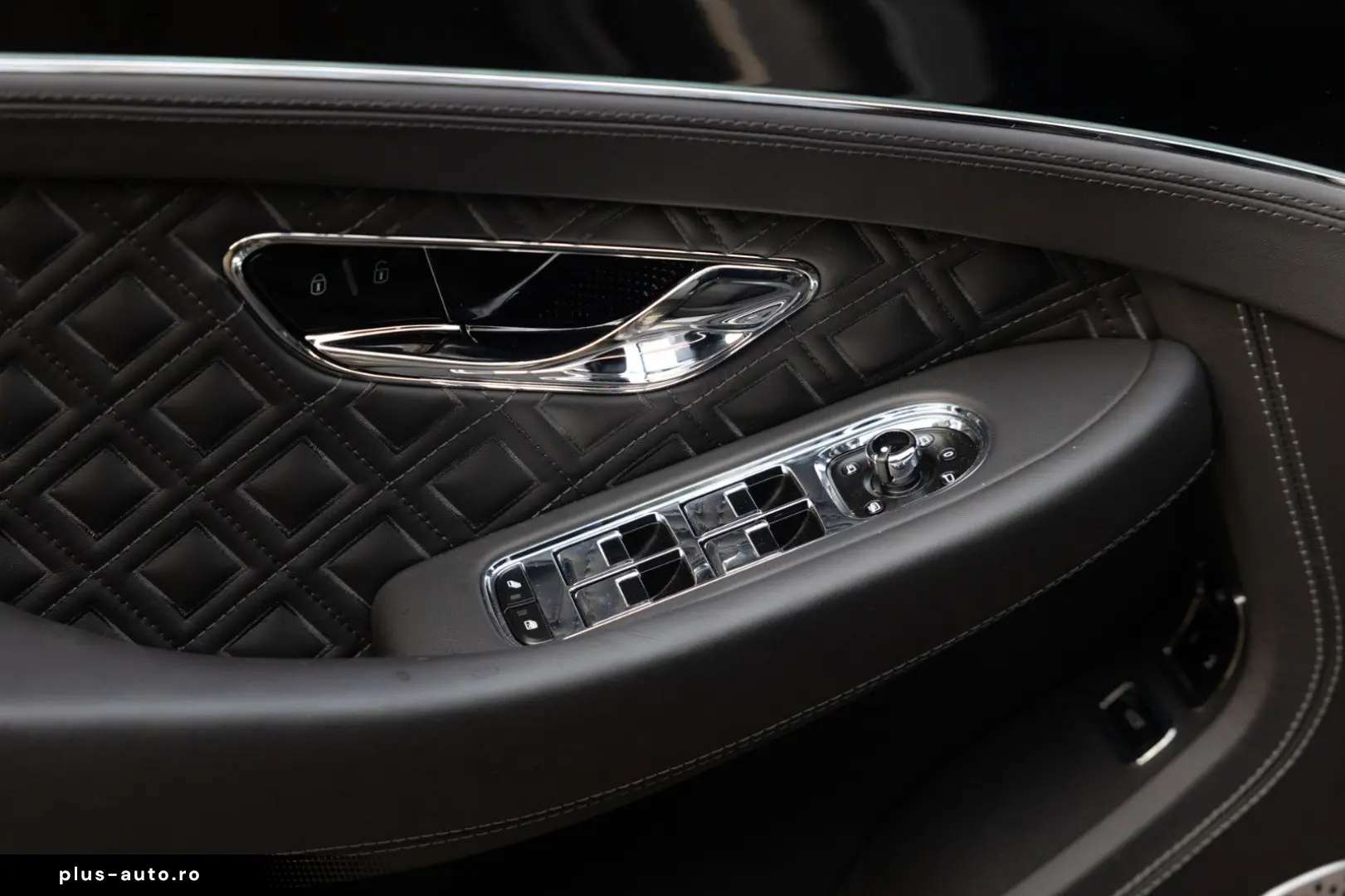 BENTLEY GT V8 Azure Blackline B&O City Tour  6300km