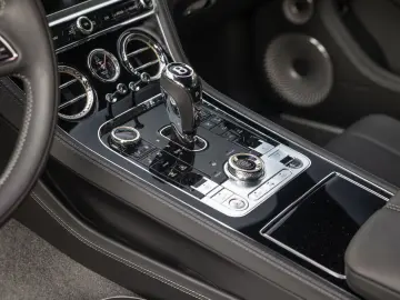 BENTLEY GT V8 Azure Blackline B&O City Tour  6300km