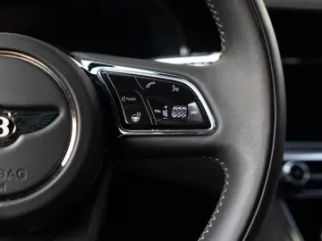 BENTLEY GT V8 Azure Blackline B&O City Tour  6300km