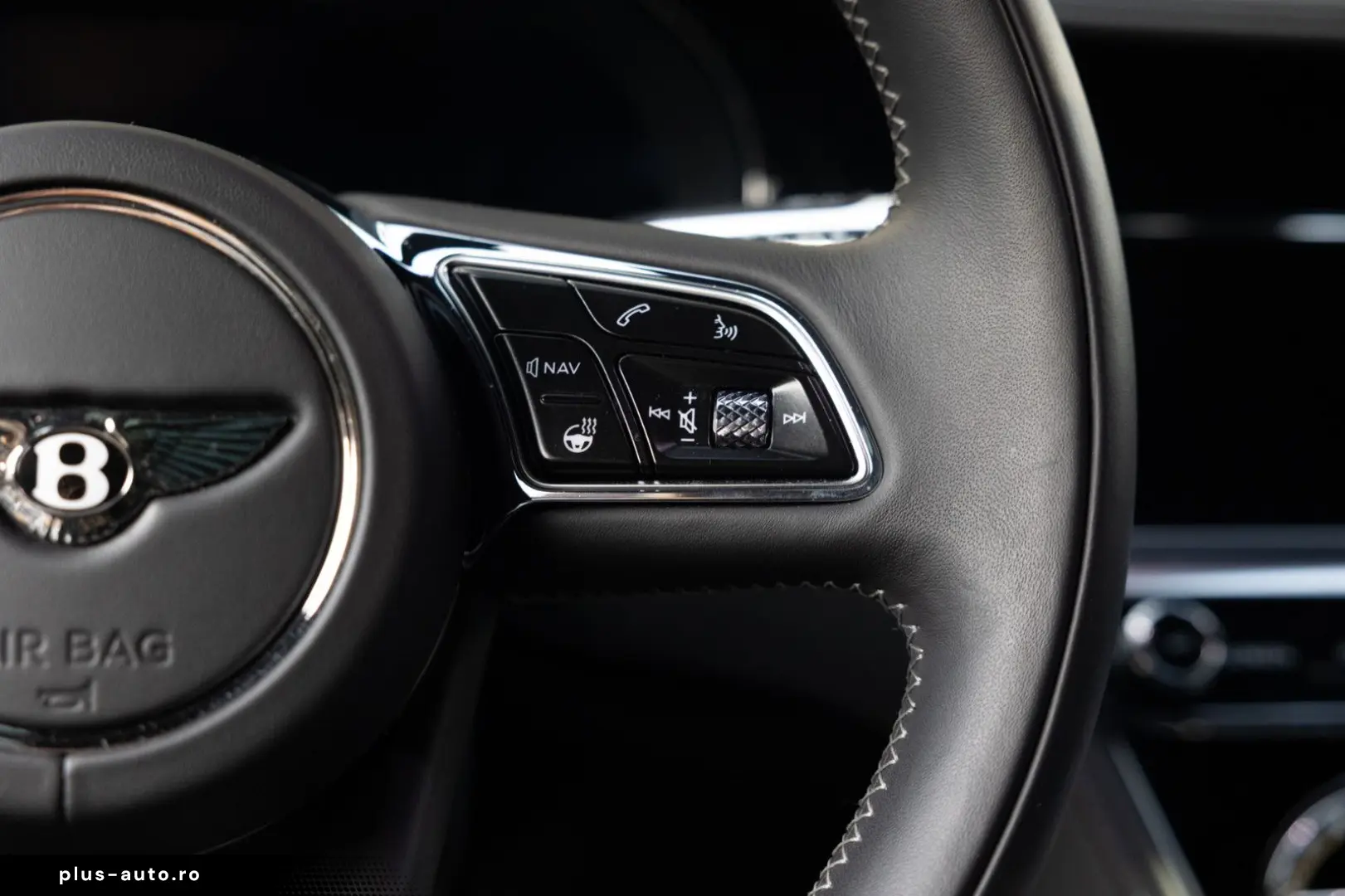 BENTLEY GT V8 Azure Blackline B&O City Tour  6300km