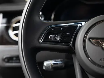 BENTLEY GT V8 Azure Blackline B&O City Tour  6300km